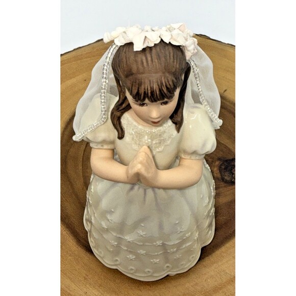 Vintage Lenox First Communion Brunette Girl Figurine by Sandra Kuck 9” - Picture 5 of 12